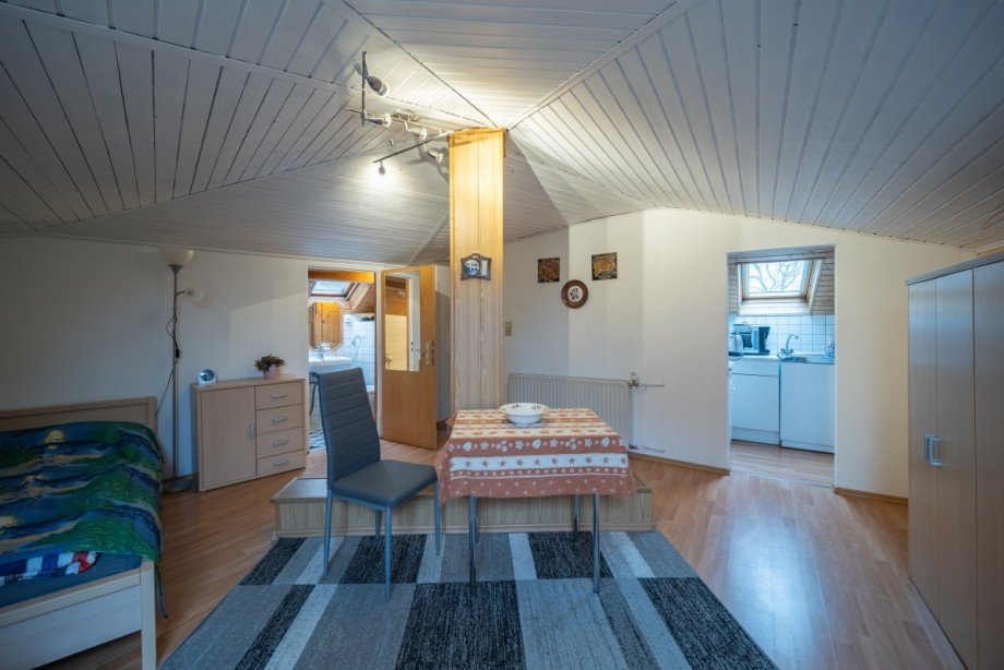 Wohn- u. Schlafzimmer DG Zweifamilienhaus Dresden