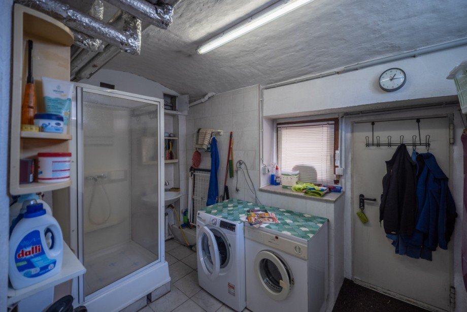 Waschhaus mit Dusche KG Zweifamilienhaus Dresden