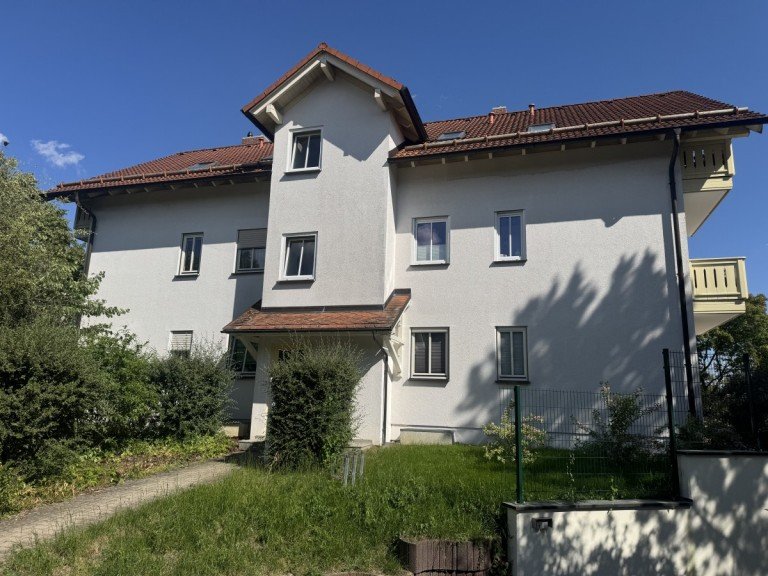 Ansicht Klingenberg Etagenwohnung ***Schicke 2 Raumwohnung mit zwei Balkonen, Bad mit Fenster, Abstellraum, TG-Stellplatz***