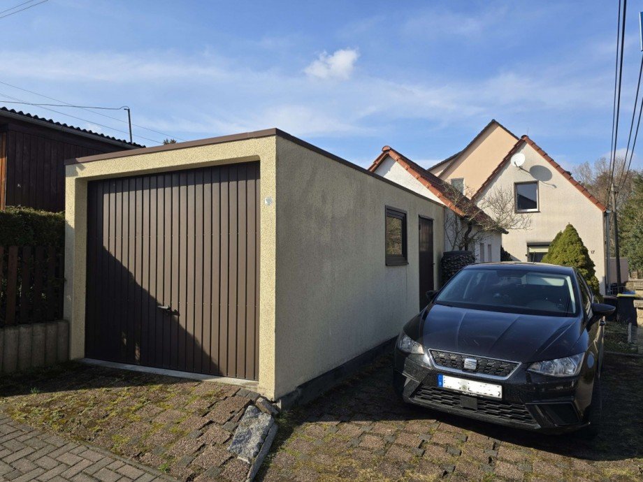 Garage und Stellplatz Einfamilienhaus Bannewitz