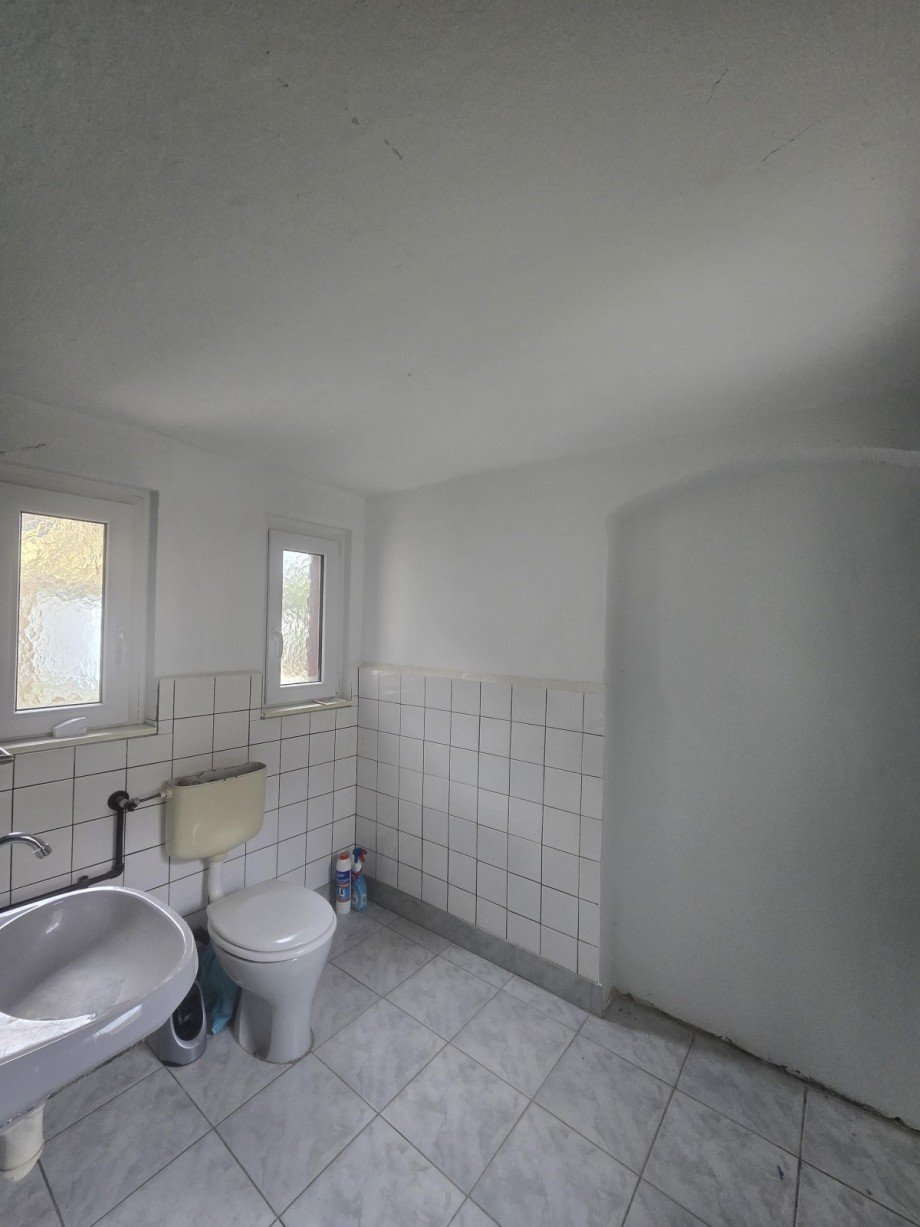 G�ste-WC EG Einfamilienhaus Halsbr�cke