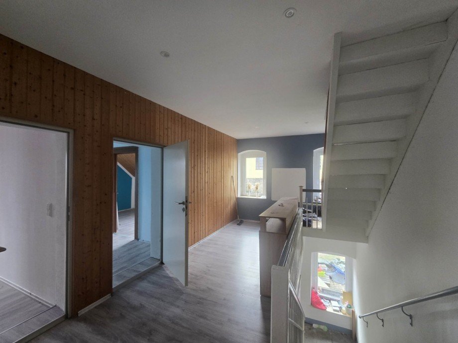 Flur OG Einfamilienhaus Halsbr�cke