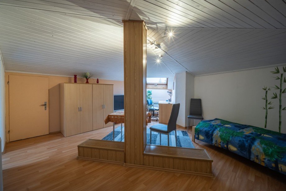 Wohn- u. Schlafzimmer DG Zweifamilienhaus Dresden