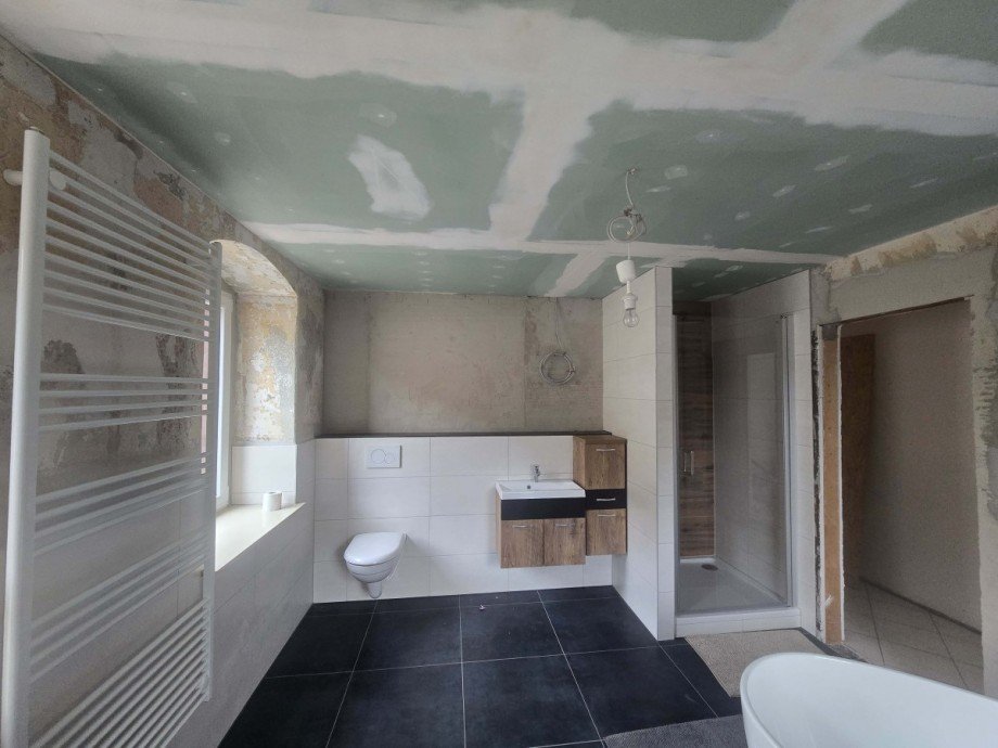 Bad EG Einfamilienhaus Halsbr�cke