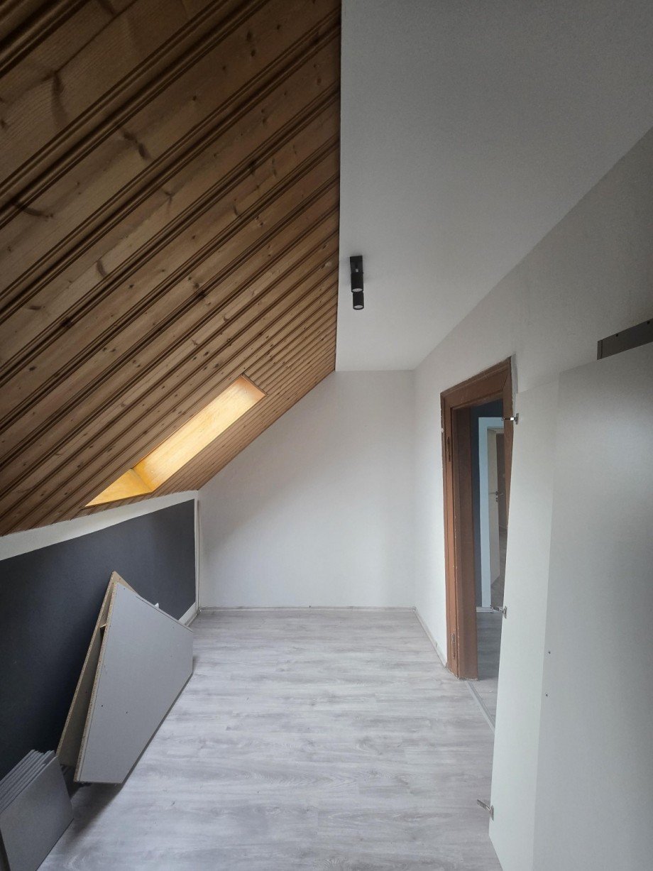 Zimmer OG Einfamilienhaus Halsbr�cke