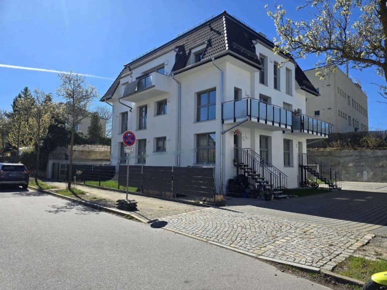 Au�enansicht Dresden Etagenwohnung Neubau Erstbezug, KfW 55, Fu�bodenheizung, gro�er Balkon, Stellplatz mit Vorr�stung Wallbox